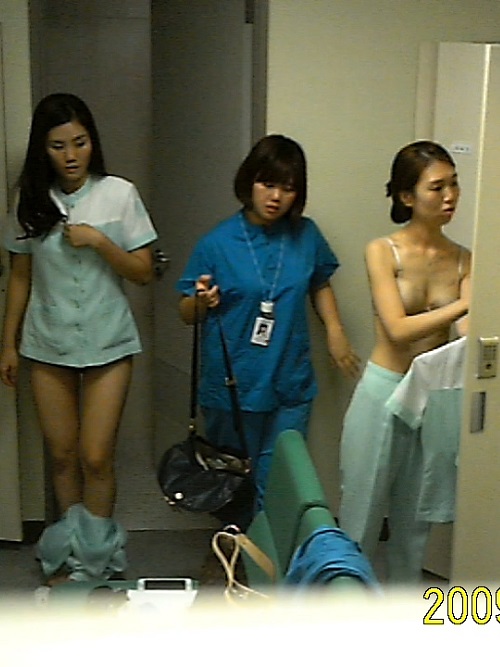 Changing room camera is spying the gorgeous nude Asian